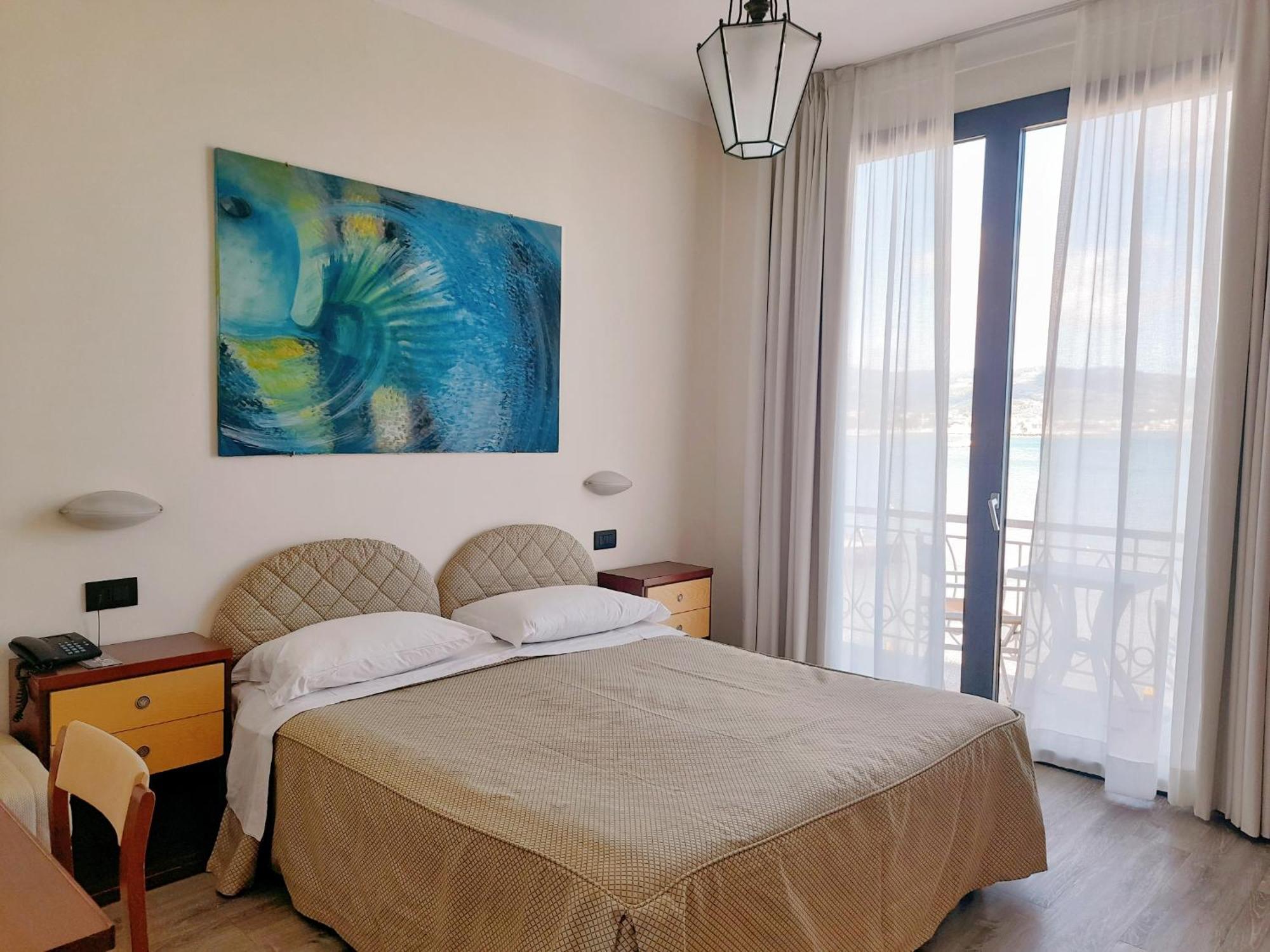 Hotel Golfo E Palme Diano Marina Quarto foto